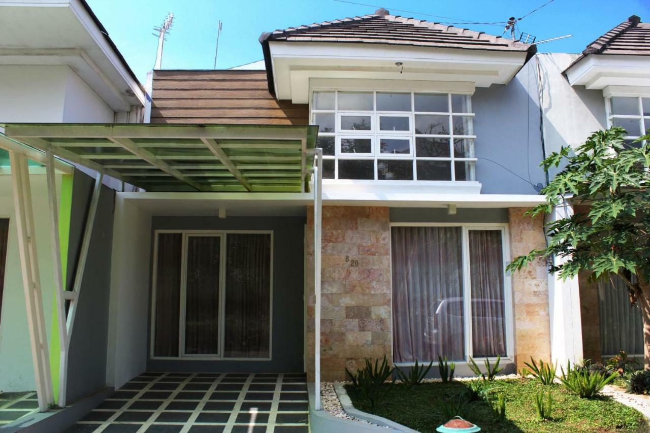 Villa Asri Batu  Luaran gambar